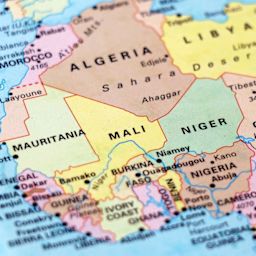 Salidas del Vaticano para el primer viaje apostólico del Papa León XIV a África