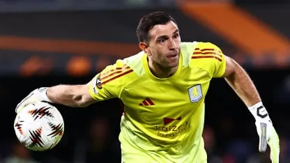 Aston Villa y Argentina sonríen: Dibu Martínez se ha recuperado y puede salvar el toque. Bolonia