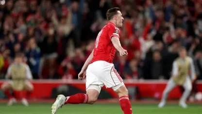 Aston Villa cae ante Nottingham Forest pese a fuerte parada de Dibu Martínez